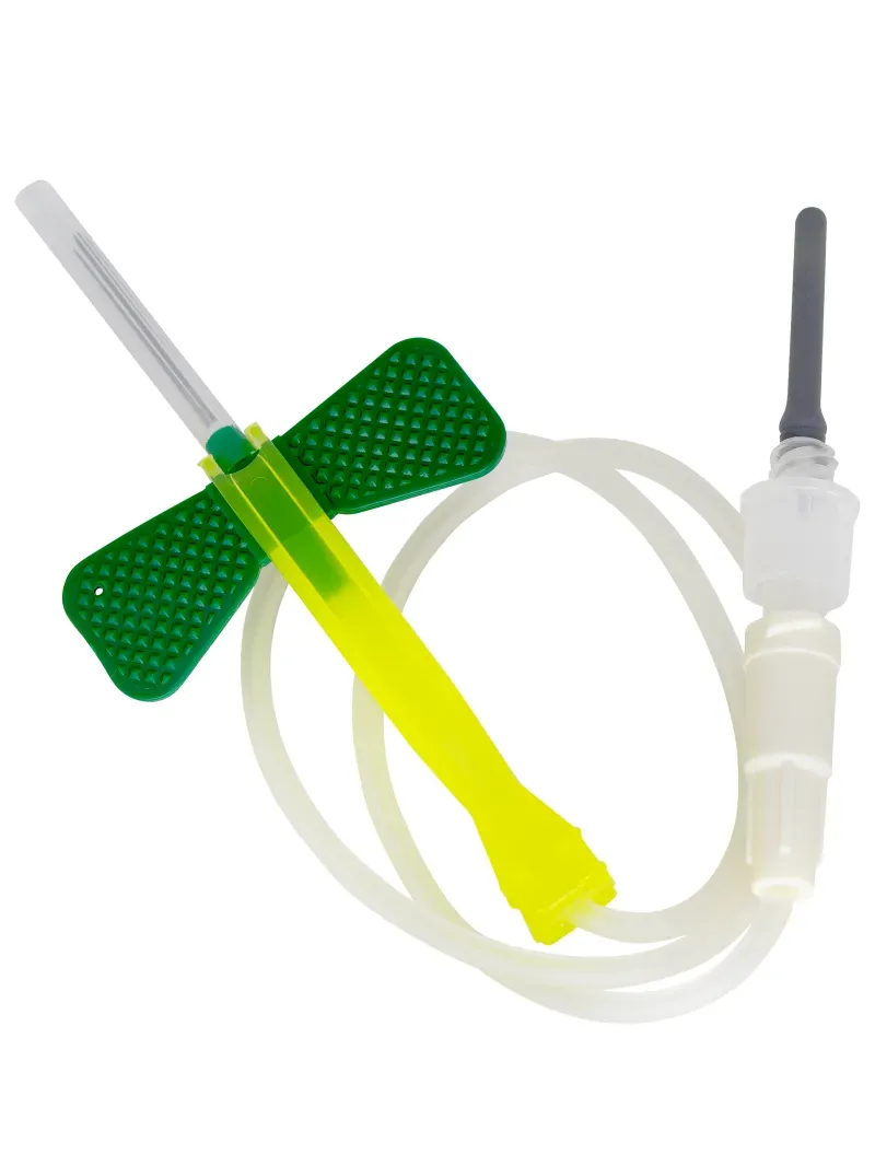 Dispositivo venoso com asas verdes ilustra os tipos de scalp usados na rotina clínica e hospitalar