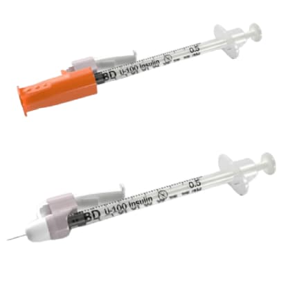 Seringas com diferentes tipos de agulhas para aplicação de medicamentos